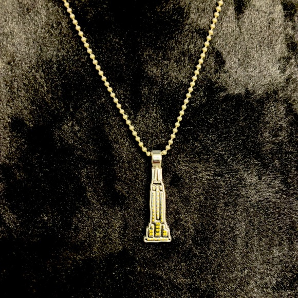 Empire State Building NYC mark Tetro necklace RARE 🍎 🚕 - Picture 1 of 4